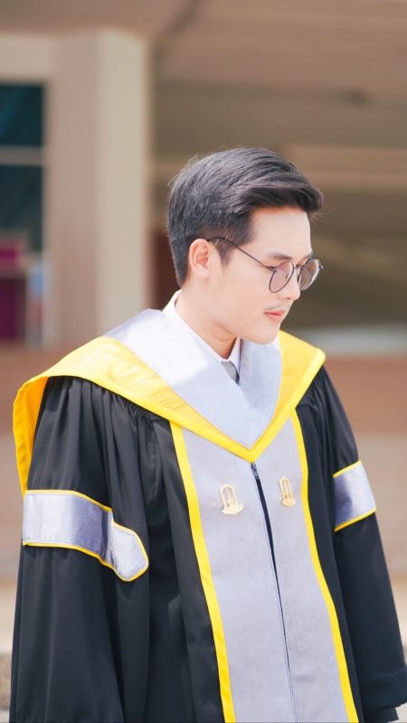 ลำเพลิน วงศกร ปริญญาตรี นักร้อง การศึกษา เพลง บัณฑิต