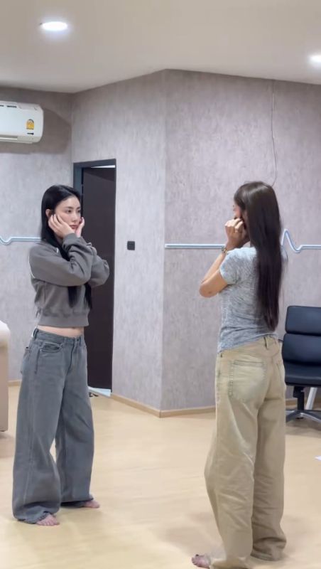 อุ้ม มีนา จินนี่ เอ็มม่า