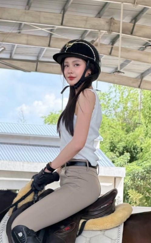 อุ้ม แบบ
