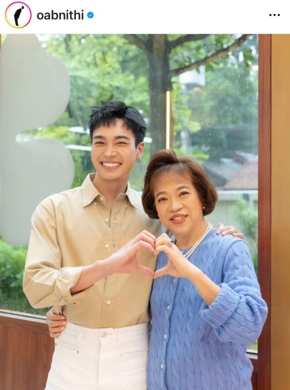โอบ นิธิ