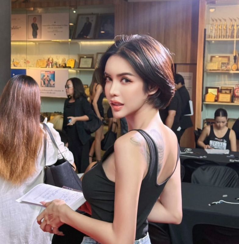 นารา เครปกะเทย
