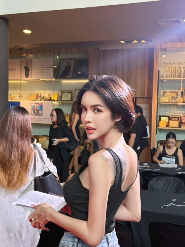 นารา เครปกะเทย