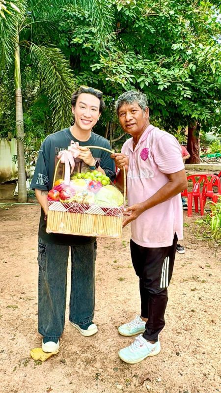 นุ๊ก ธนดล