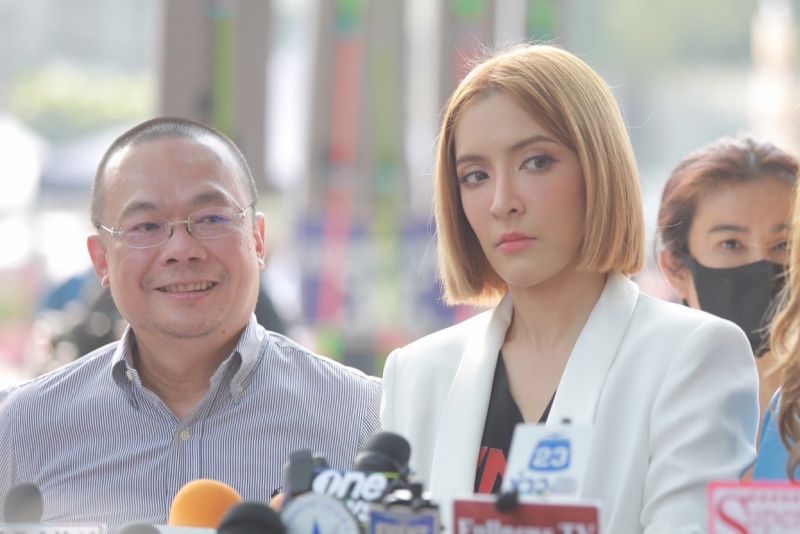 พิ้งค์กี้ สาวิกา