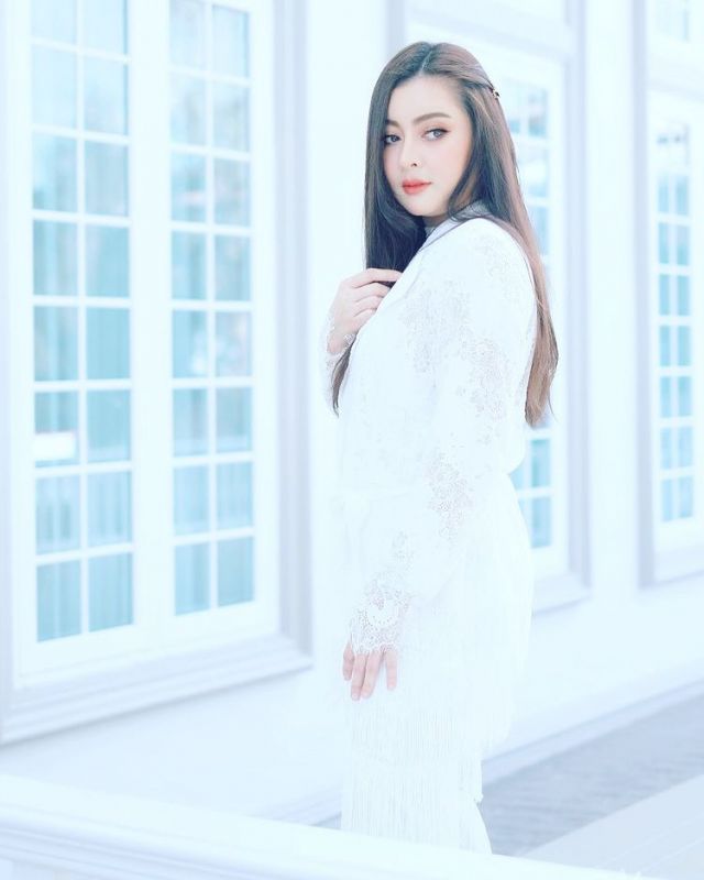 เอิร์น สุรัตน์ติกานต์ ดอกอ้อ ทุ่งทอง รัชนก ศรีโลพันธุ์ หญิงลี ศรีจุมพล นักร้องลูกทุ่ง แกรมมี่โกลด์