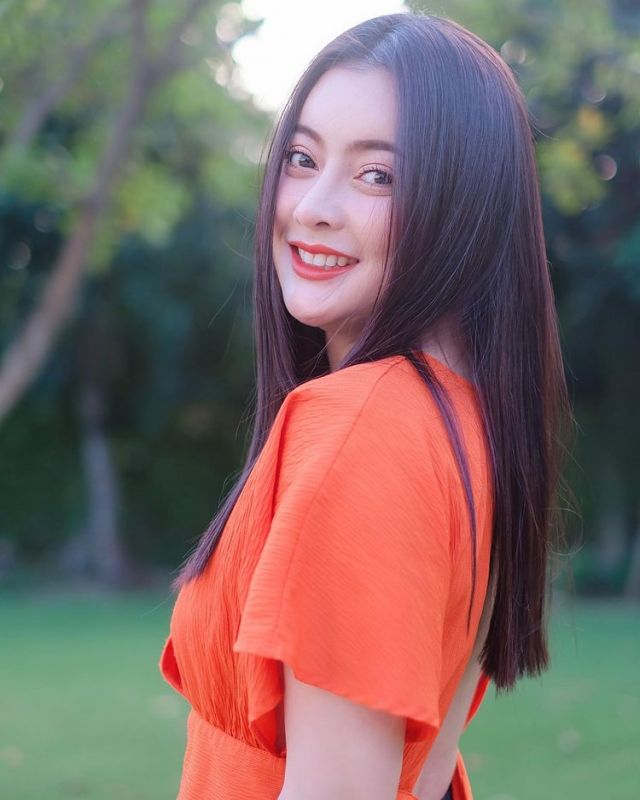 เอิร์น สุรัตน์ติกานต์ ดอกอ้อ ทุ่งทอง รัชนก ศรีโลพันธุ์ หญิงลี ศรีจุมพล นักร้องลูกทุ่ง แกรมมี่โกลด์