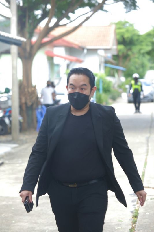 จ๊อบ นิทัศน์ 