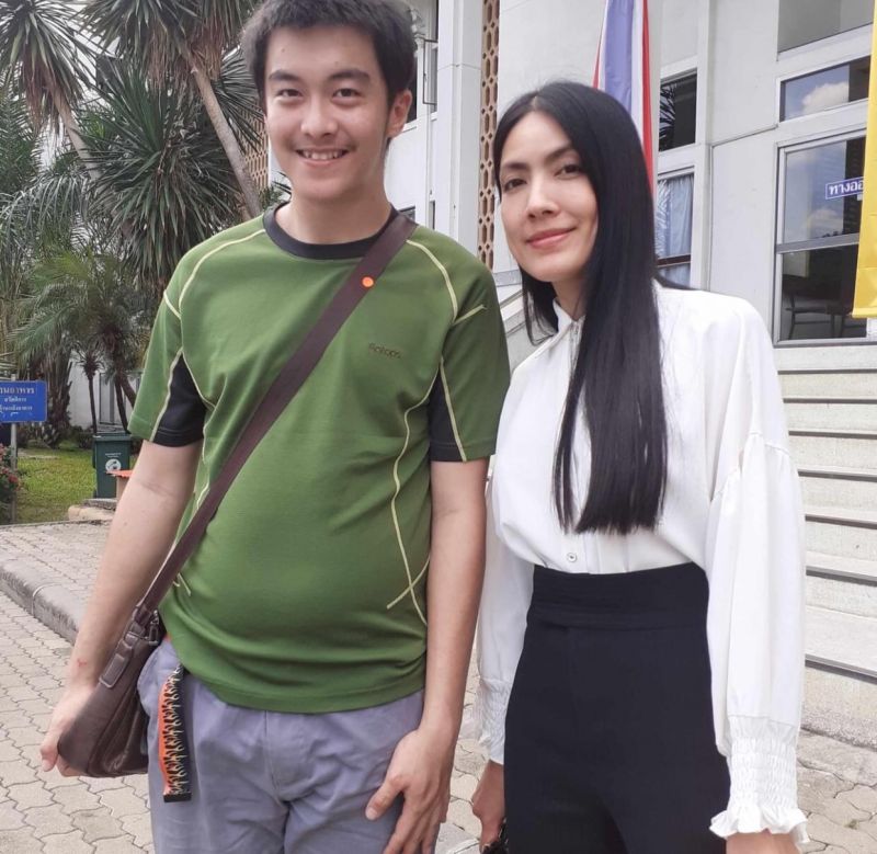 กระติก อิจศรินทร์