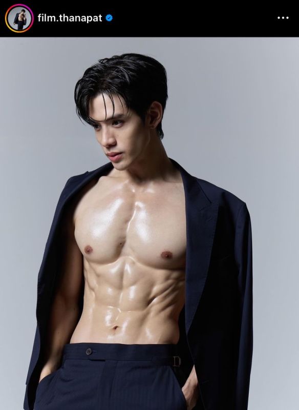 ซุปตาร์ชาย ดาราชาย ซิกแพ็ค ออกกำลังกาย ฟิตหุ่น