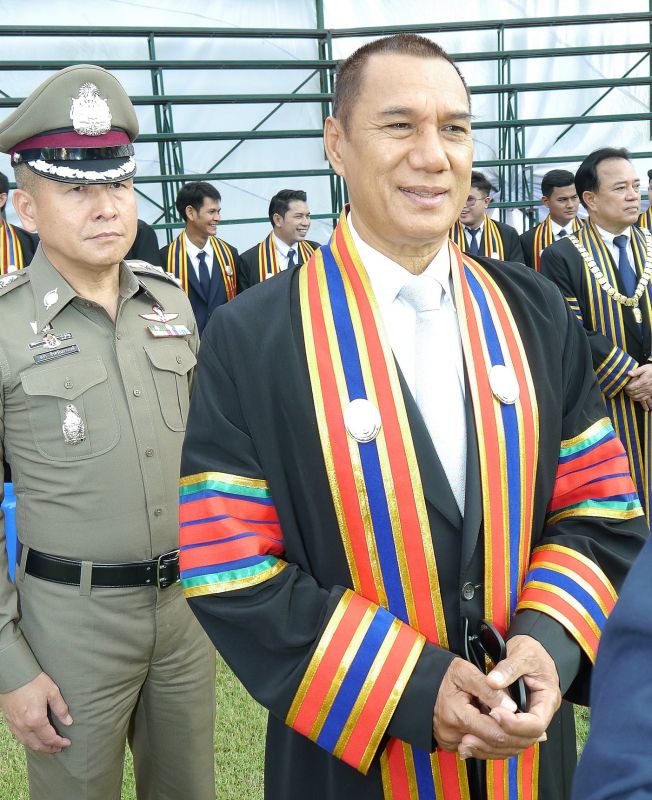 สรพงศ์ ชาตรี 
