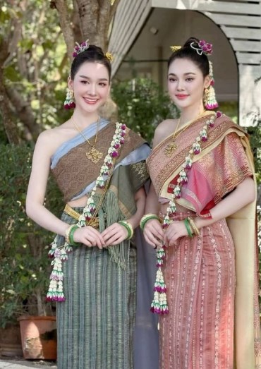 ผาแดงนางไอ่ เดียร์น่า ก้อง ตูมตาม