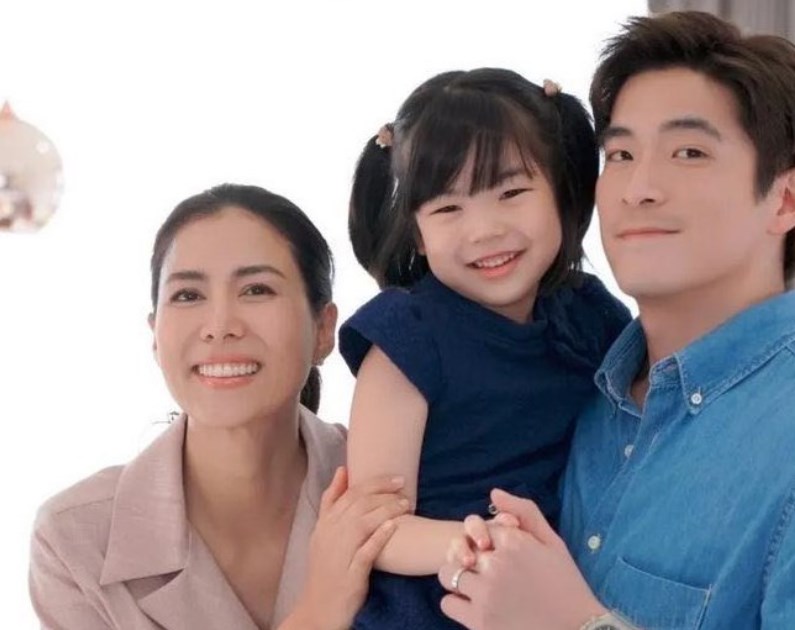 ช่อง 3 ญาญ่า หมาก กลัฟ จีน่า ช่อง 3 ญาญ่า หมาก กลัฟ จีน่า