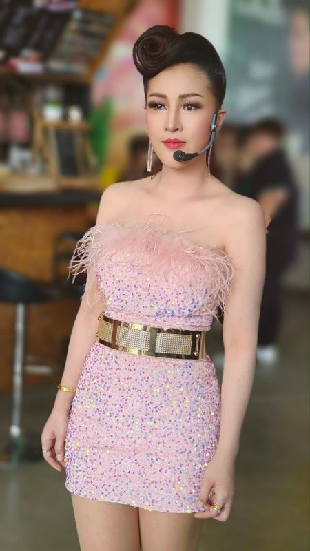 หญิงลี ศรีจุมพล 