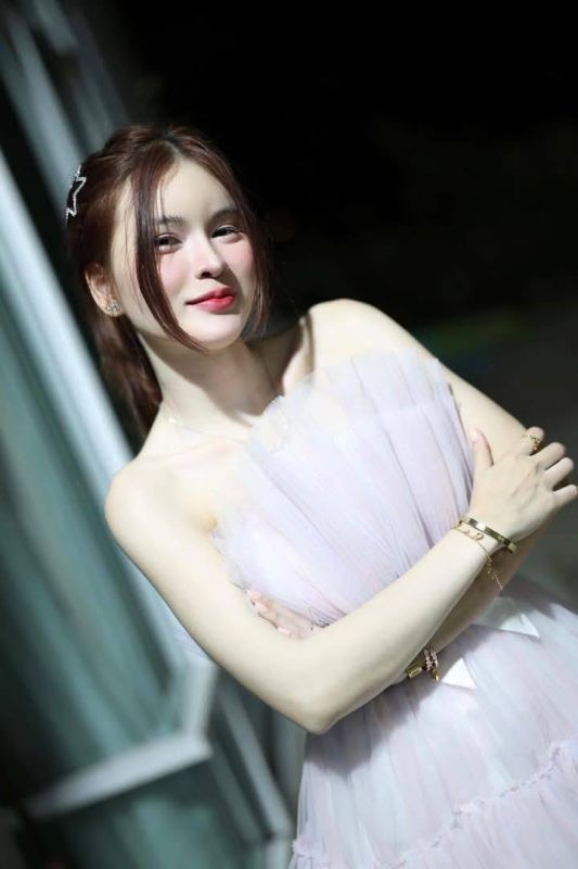 เอ๋ มิรา”
