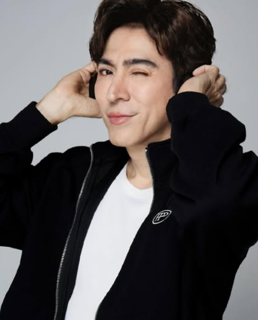 แซม ยุรนันท์ 